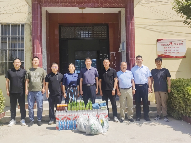 荊平赴扶風(fēng)縣天度村調(diào)研鄉(xiāng)村振興工作并深入?yún)^(qū)研院光伏產(chǎn)業(yè)項(xiàng)目檢查慰問(wèn)